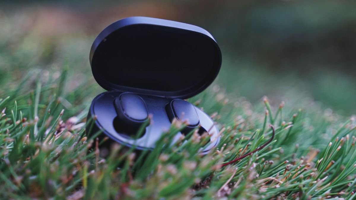 Pebble AirPods